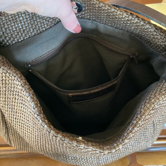 Made in Italy Harold Powell Woven Bag - Picture 10 of 16